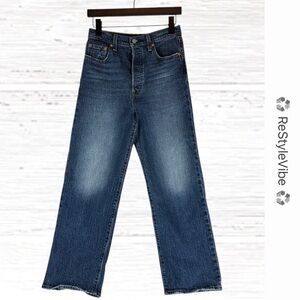 LEVI’S Women’s Size 26 Denim Jeans Ribcage Straight Ankle Fit Style Button Fly